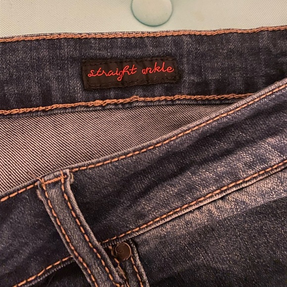 Women Earl Jeans - Picture 5 of 8